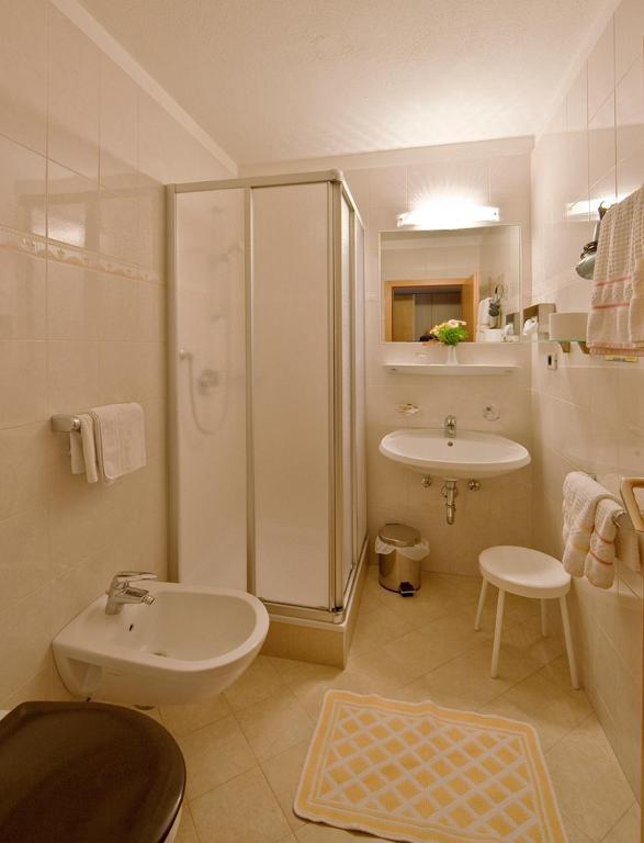 Hotel Rainegg Olang Room photo